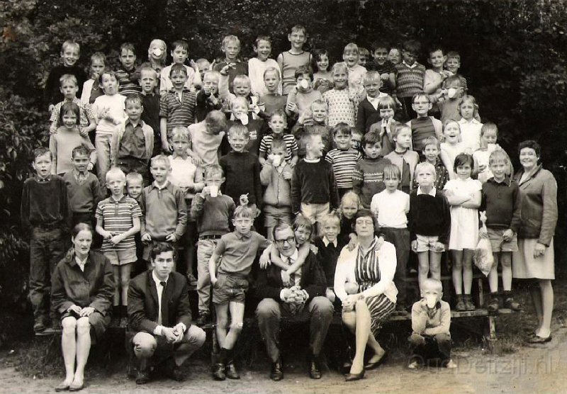 Schoolfoto Morgenster klas 1 en 2 1964 - 1965.jpg